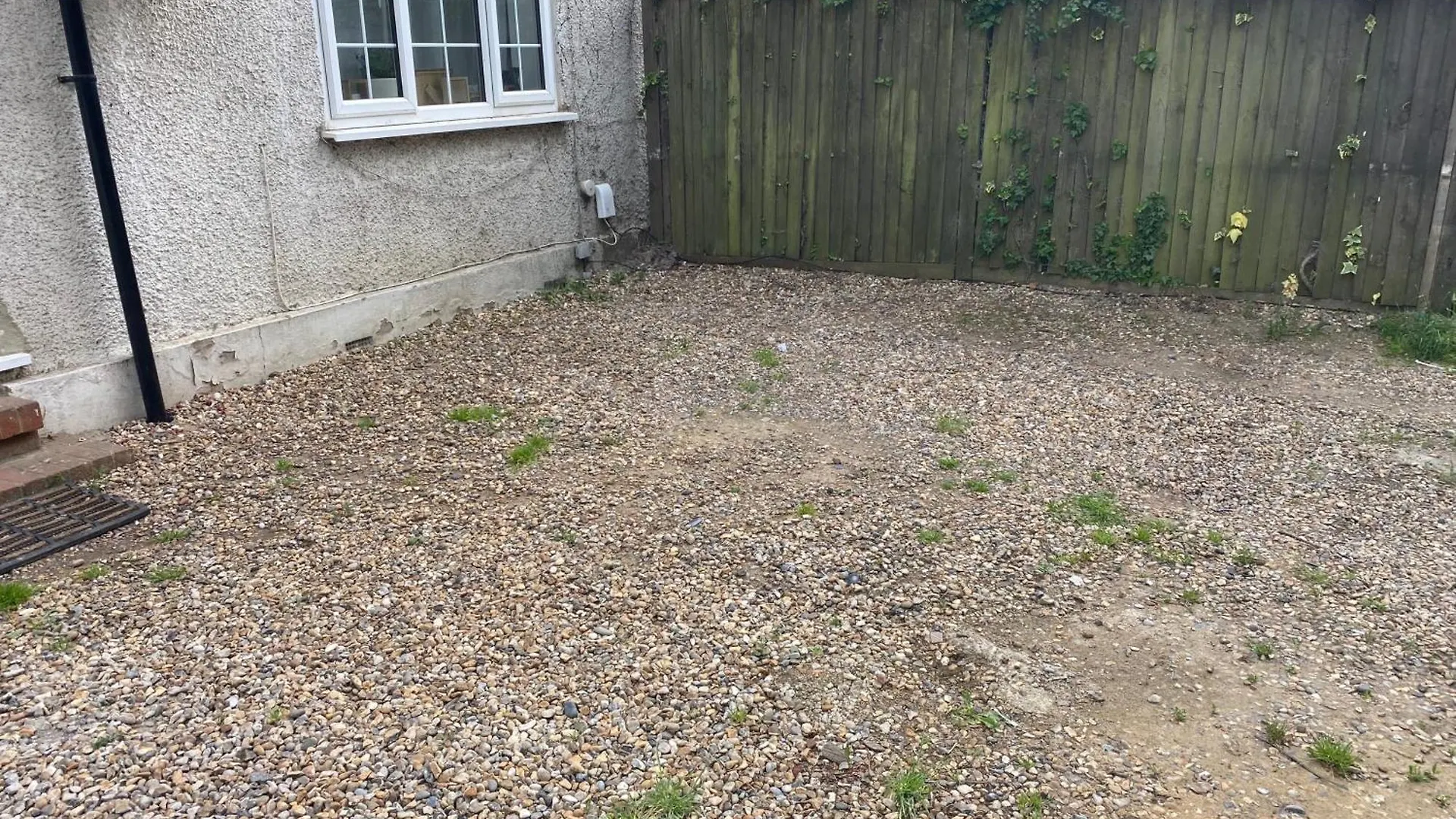 Slough - Sleeps 3 - Petfriendly - Riverside - Bay 0*,  United Kingdom